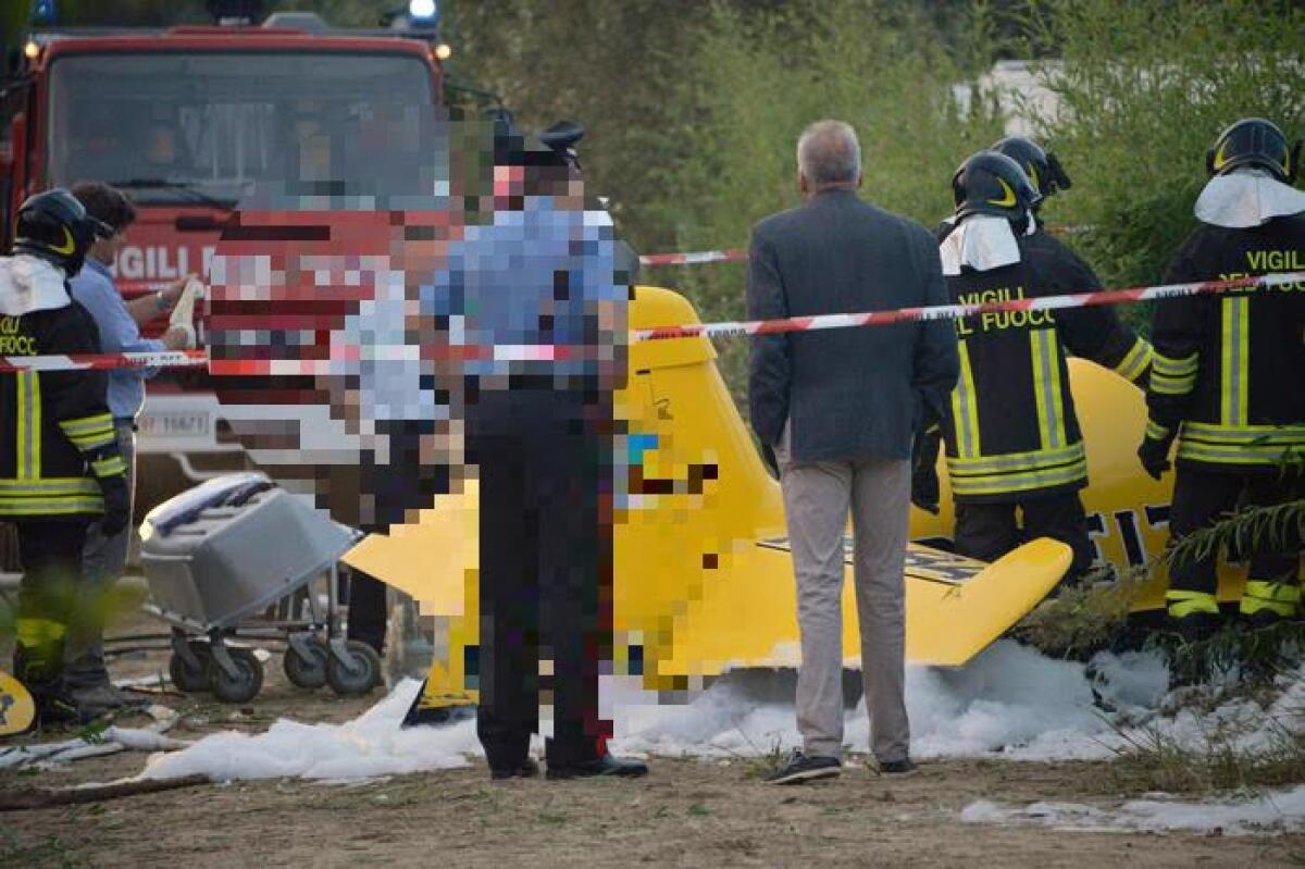 Tragedia a San Stino: ultraleggero precipita sull'abitazione, morto il pilota - 