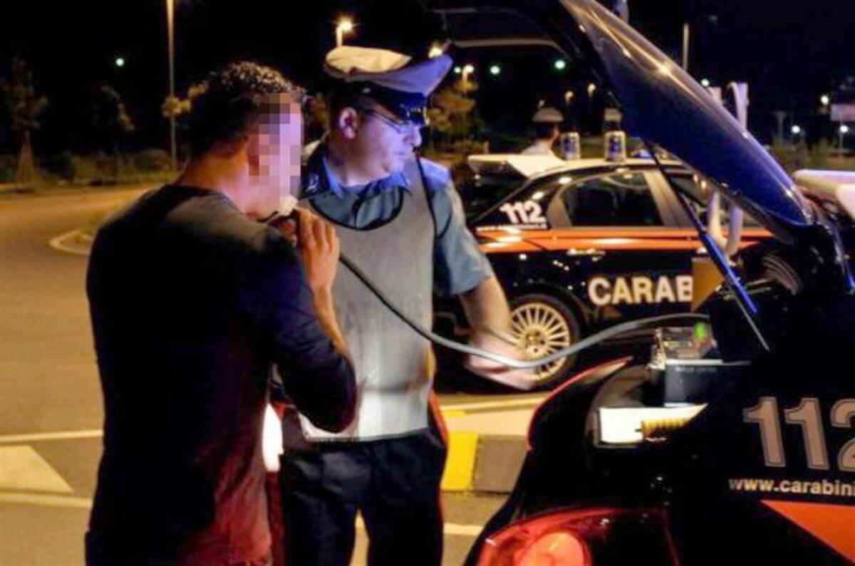 Ubriaco alla guida, 56 enne di Tarcento aggredisce i carabinieri - 