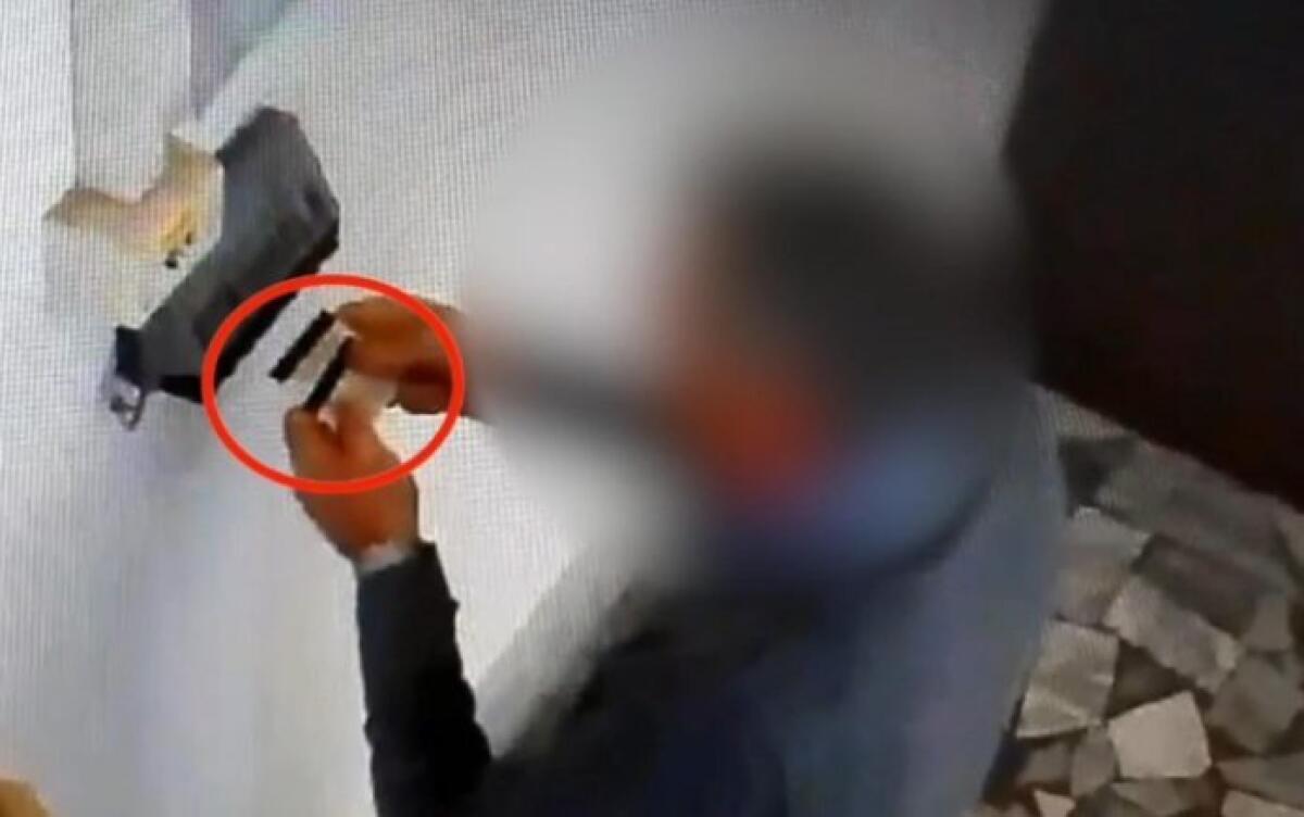 Gorizia: dipendenti comunali denunciati. Timbravano e poi a spasso ovunque tra supermercati, posta o a casa - 