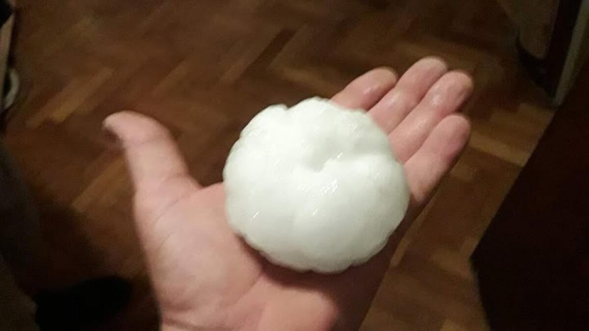 Tempesta di grandine: dal cielo piovono bombe, a poca distanza dal Friuli - 