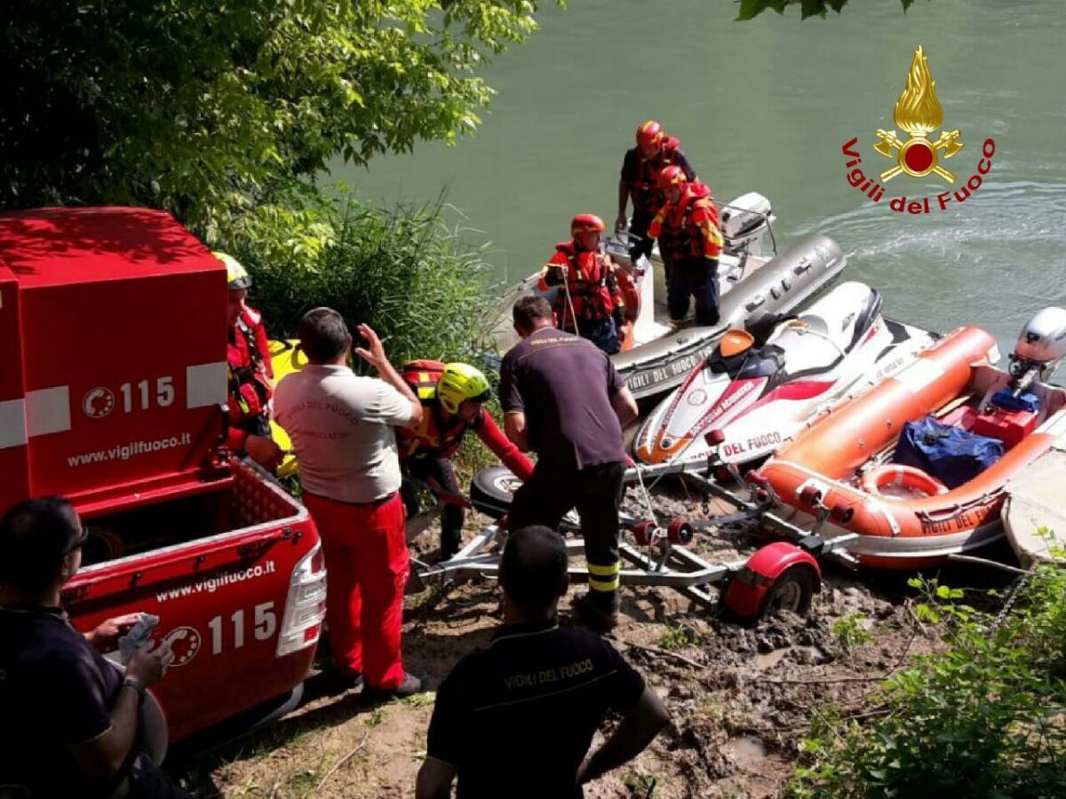Si getta dal ponte sul fiume Livenza e scompare. Ricerche disperate - 