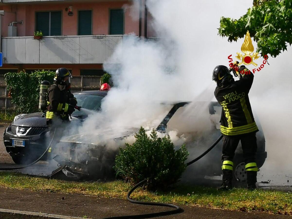 Albignasego (PD): incendio distrugge un'auto - 