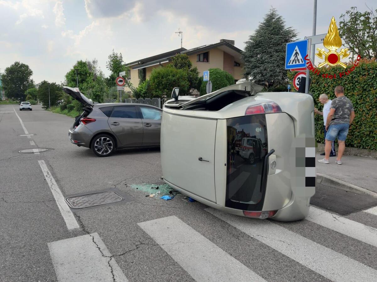 Scontro tra auto a Rubano, ferite due donne - 