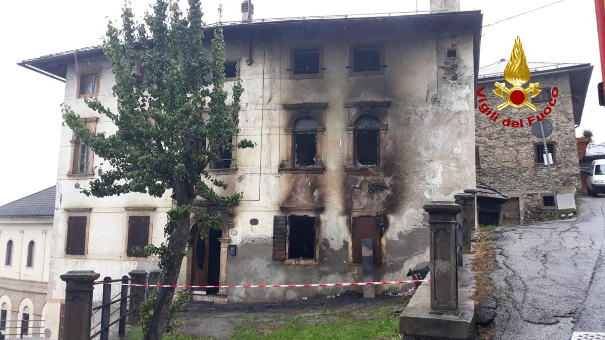 Incendio in appartamento, donna muore per asfissia - 