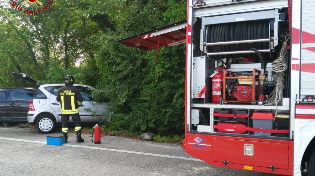 Pordenone: scontro frontale tra due auto, lunghe code - 