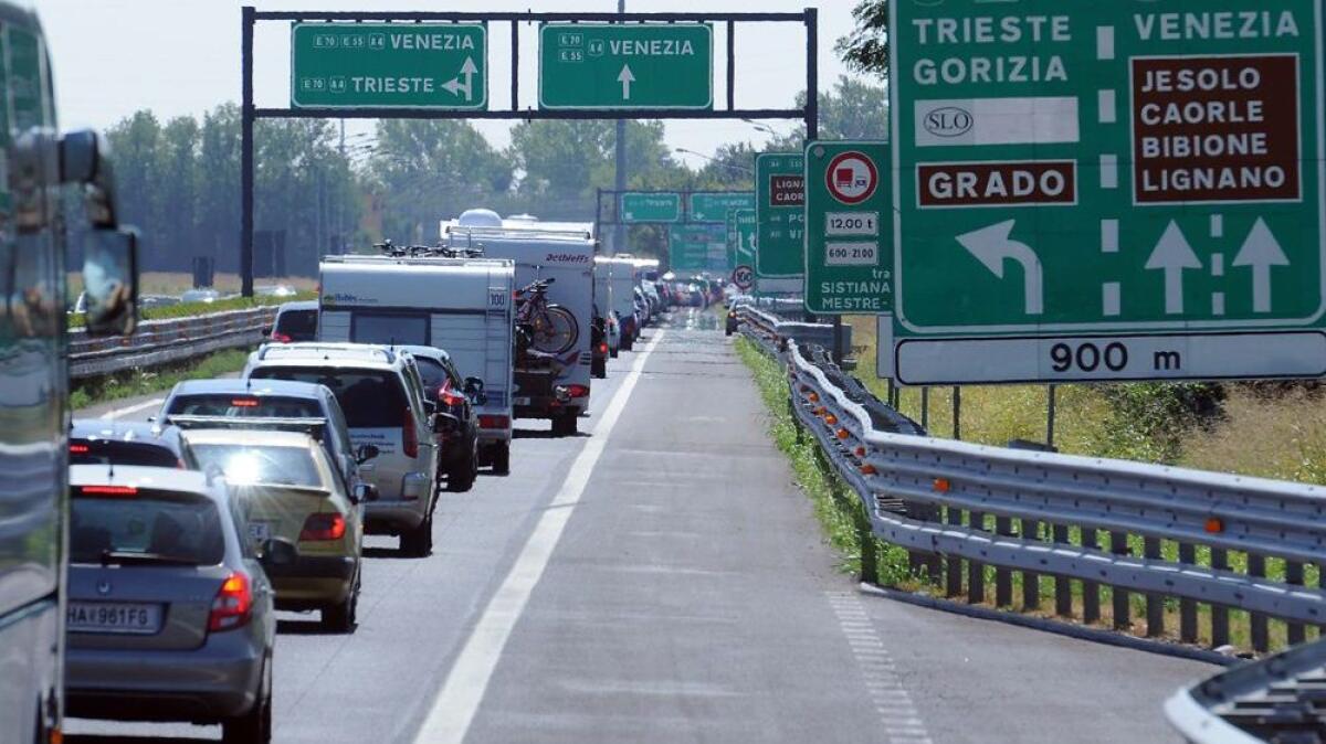 Due incidenti in A4, lunghe code e rallentamenti -AGGIORNAMENTO - 