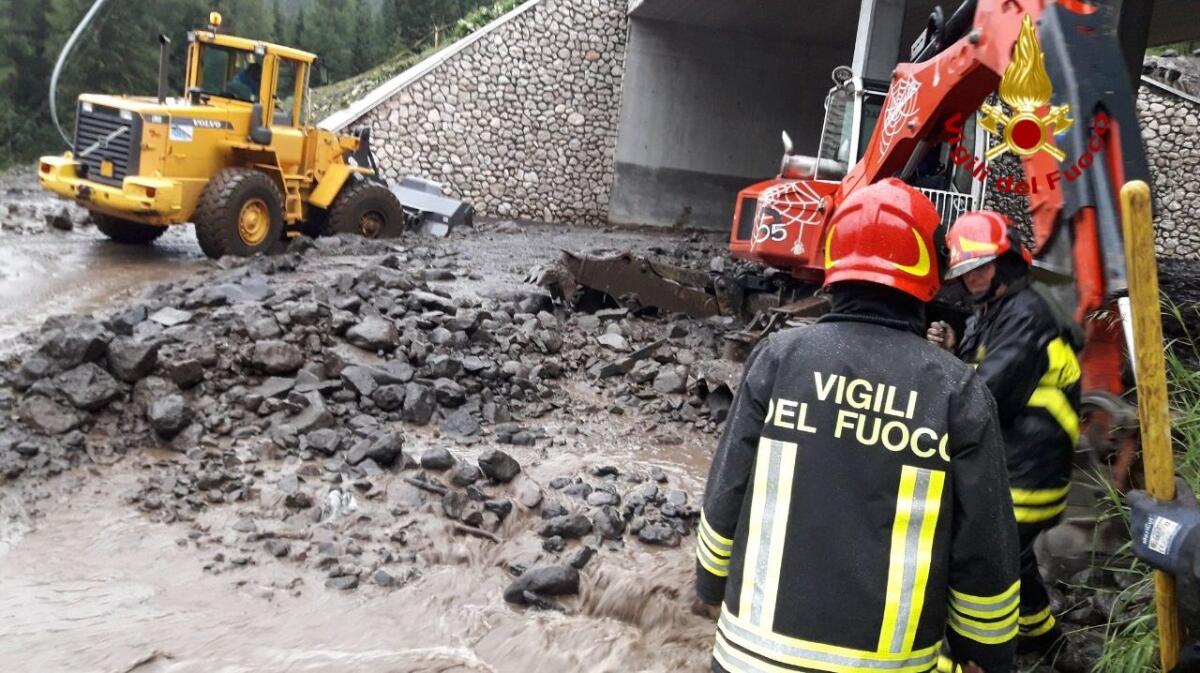 Nubifragio e frane nel Bellunese: vigili del fuoco al lavoro senza sosta - 