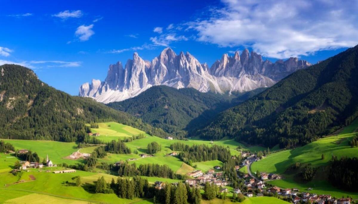 Dolomiti, vacanza gratis se lasci a casa telefonino e pc: come candidarsi - 