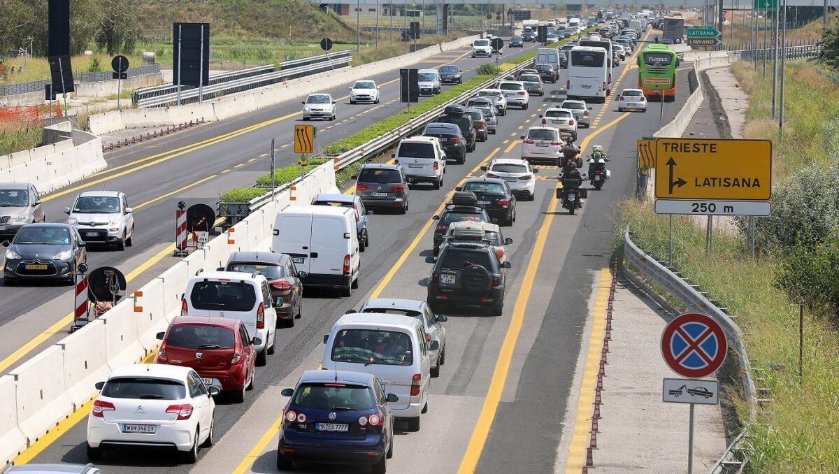 Autostrada, esodo estivo: sabato 27 luglio bollino nero. Ecco le info - 