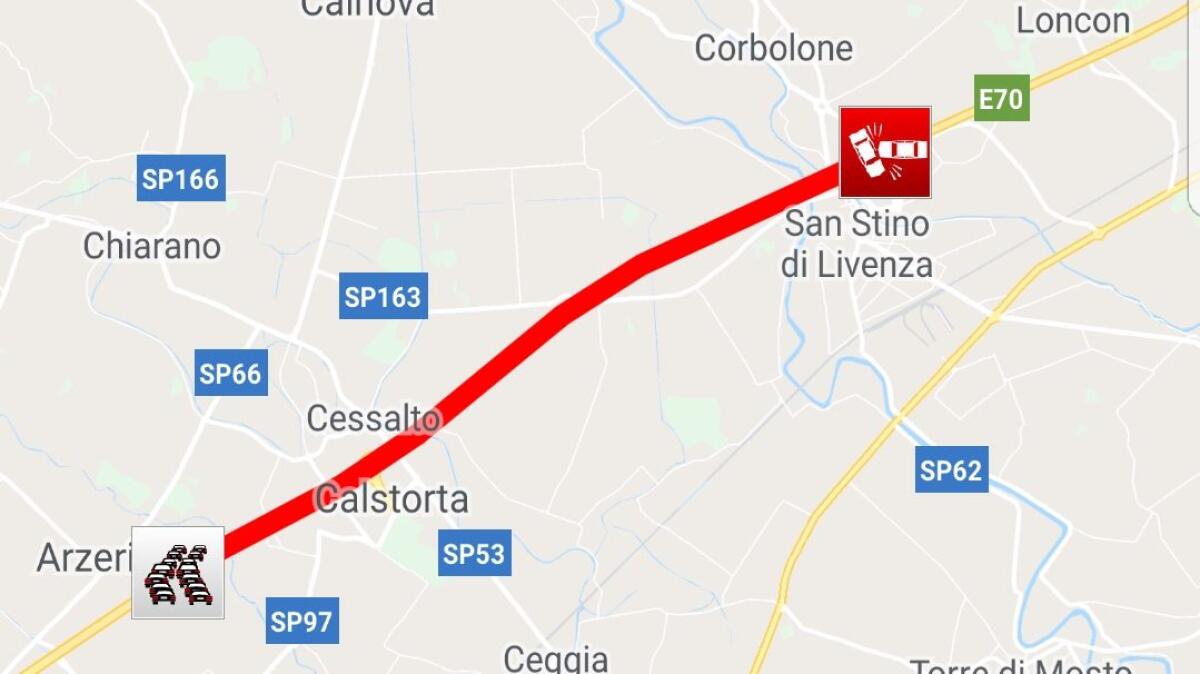 Incidente in A4: chiusa l'autostrada e lunghe code - 
