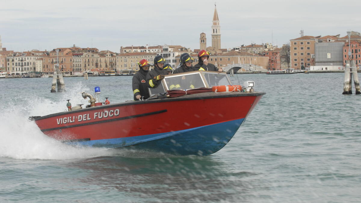 Maltempo a Venezia: Kayak si rovescia con 5 persone a bordo, un disperso - 