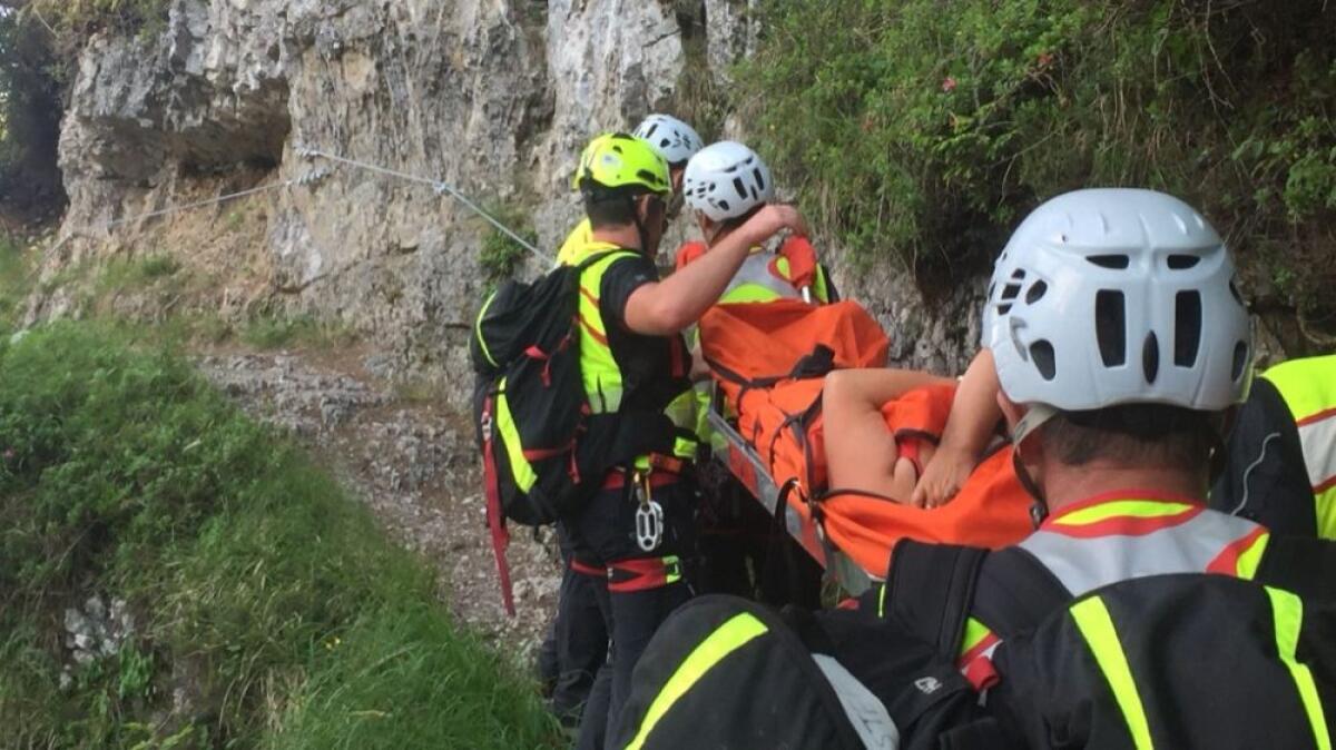 Scivola a 2200 metri e si infortunia: recuperata una 28enne di Verzegnis - 