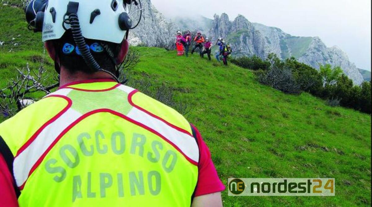 Cade in bici mentre scende dai monti: 46enne ferita gravemente al volto - 