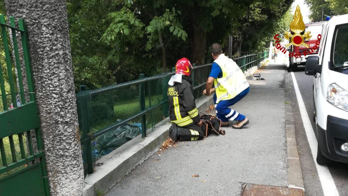Camion perde il carico che colpisce il contatore del gas provocando una perdita - 