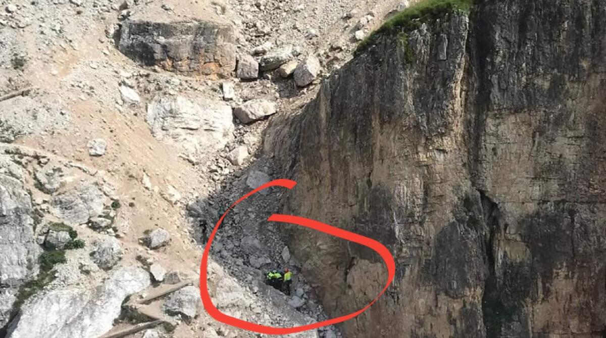 Cortina d'Ampezzo, 55enne perde l'equilibrio e ruzzola per 100 metri: soccorso con l'elicottero - 
