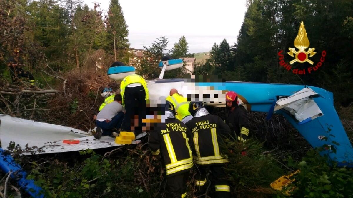 Aereo turistico precipita: due persone in gravi condizioni - 