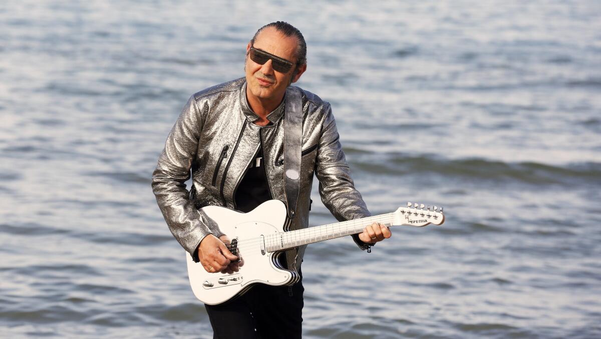 Al Palmanova Outlet Village c’è la “Village Night” con il concerto di Luca Carboni - 