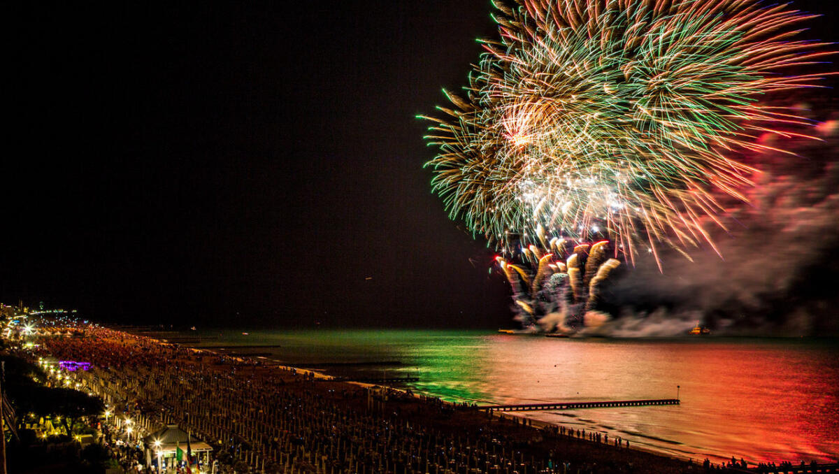 Jesolo, fuochi d'artificio rinviati al 31 agosto 2019 - 
