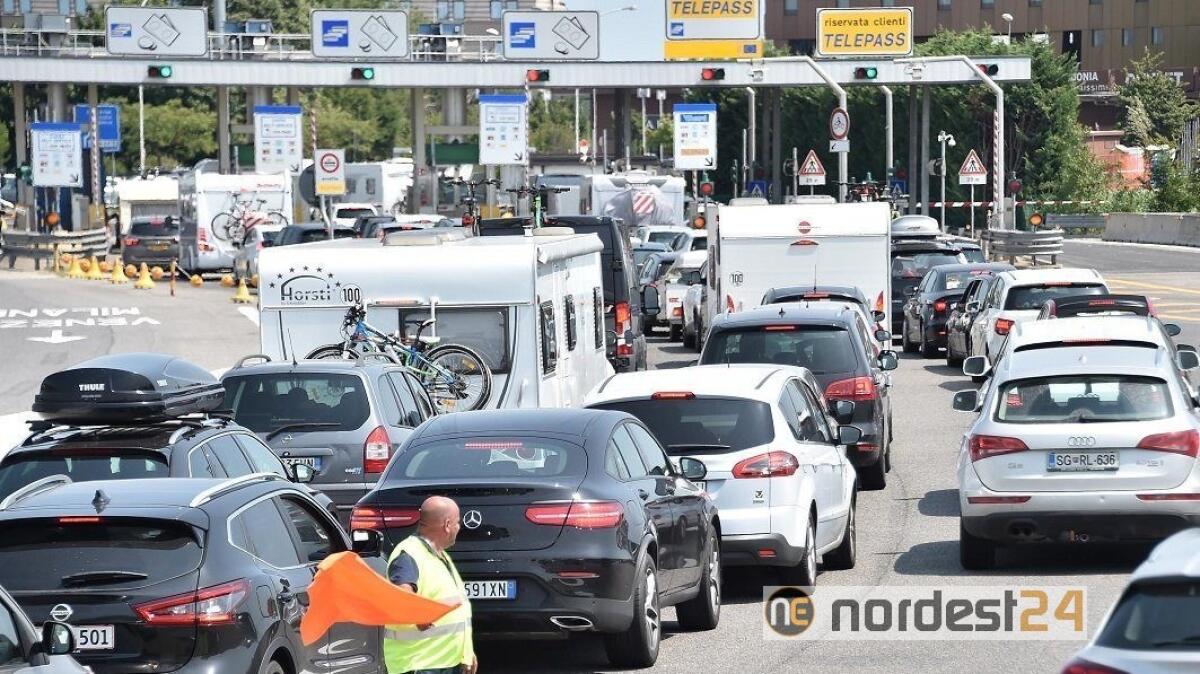 Autostrada, traffico, le previsioni: ultimo bollino nero - 