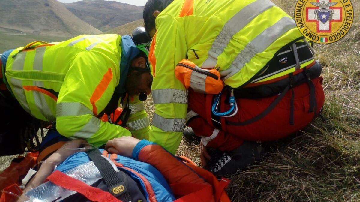 Meduno, individuato e soccorso il ragazzo caduto con il parapendio - 