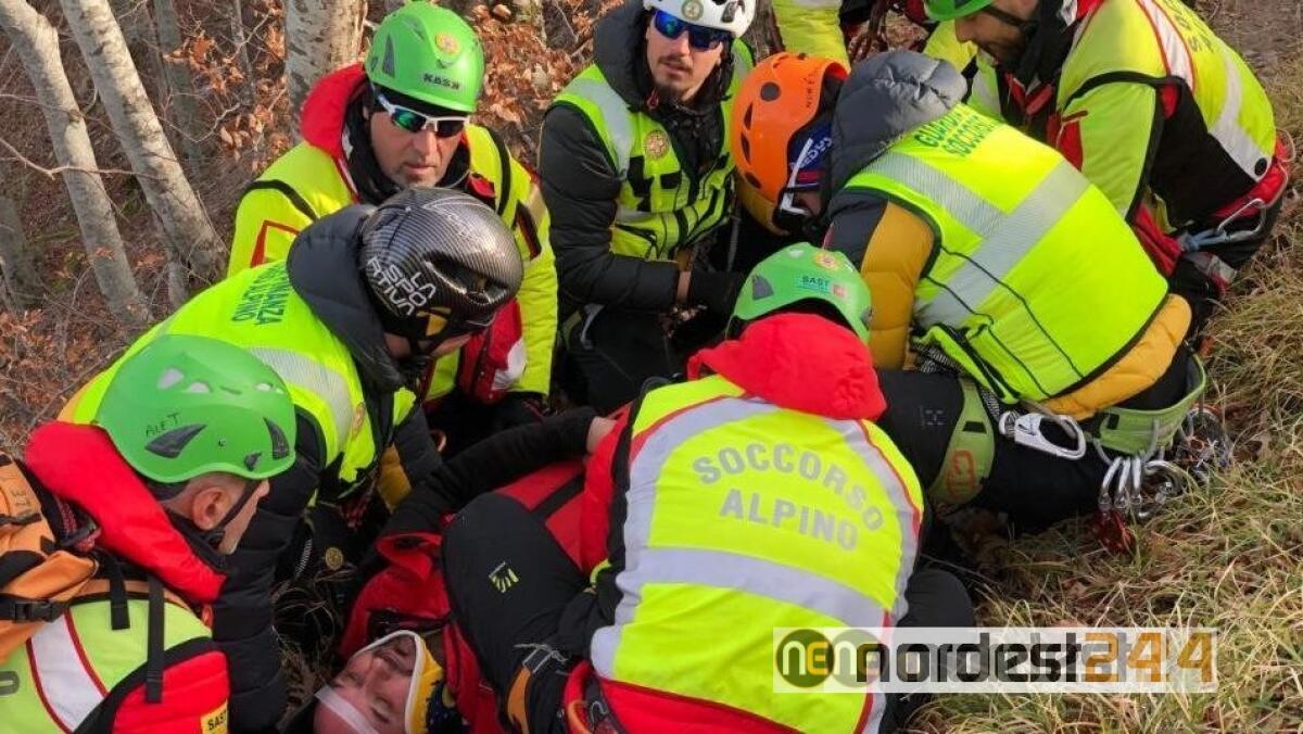 Uomo a terra privo di sensi in località Valmanera, in Cansiglio: morto per malore - 