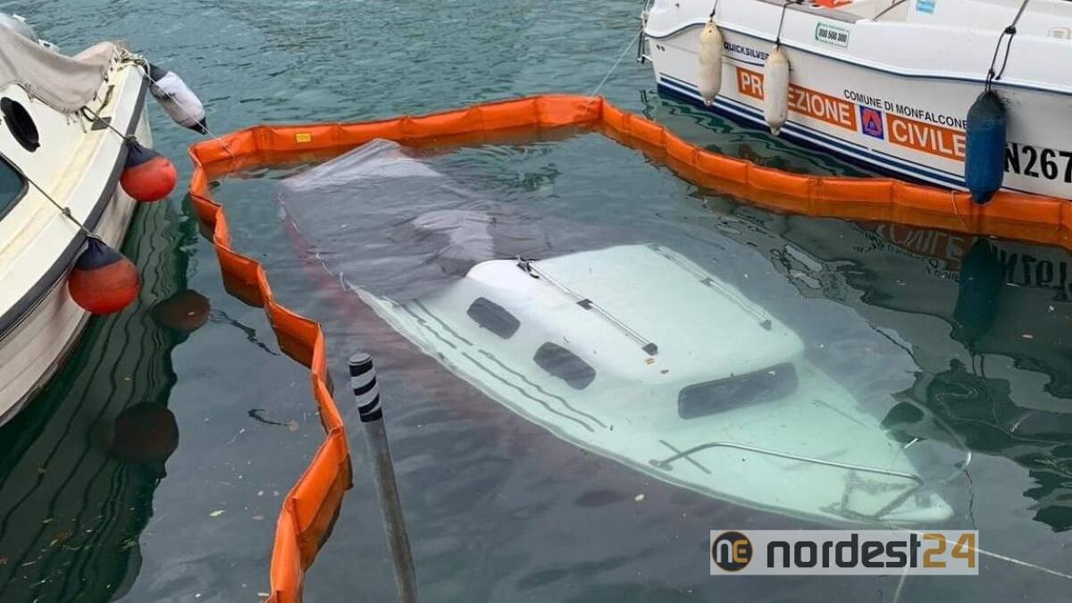 Monfalcone, imbarcazione affonda lungo il canale, intervento della protezione civile - 