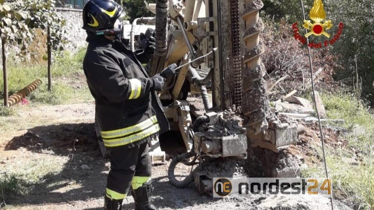 Trivella rompe il tubo del gas: intervento dei Vigili del Fuoco - 