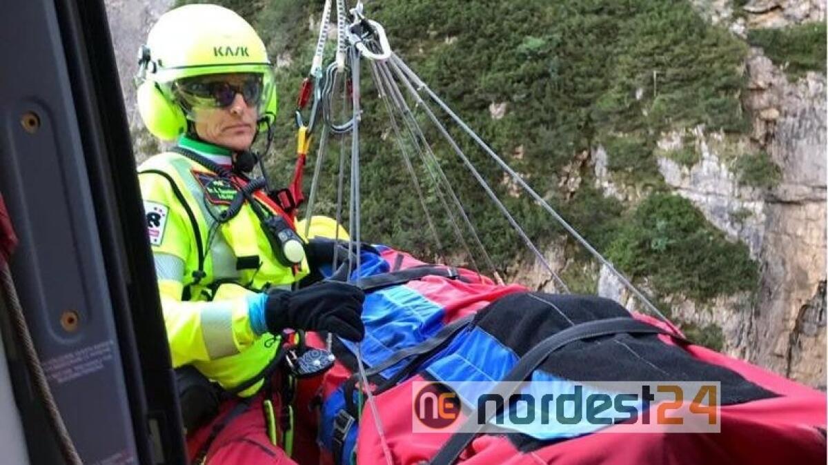 Val Montanaia, cade e si rompe una gamba: soccorsa con l'elicottero - 