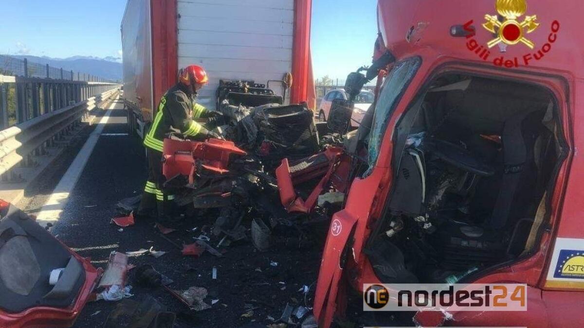 Incidente tra due camion in A27 tra Conegliano e Treviso - 