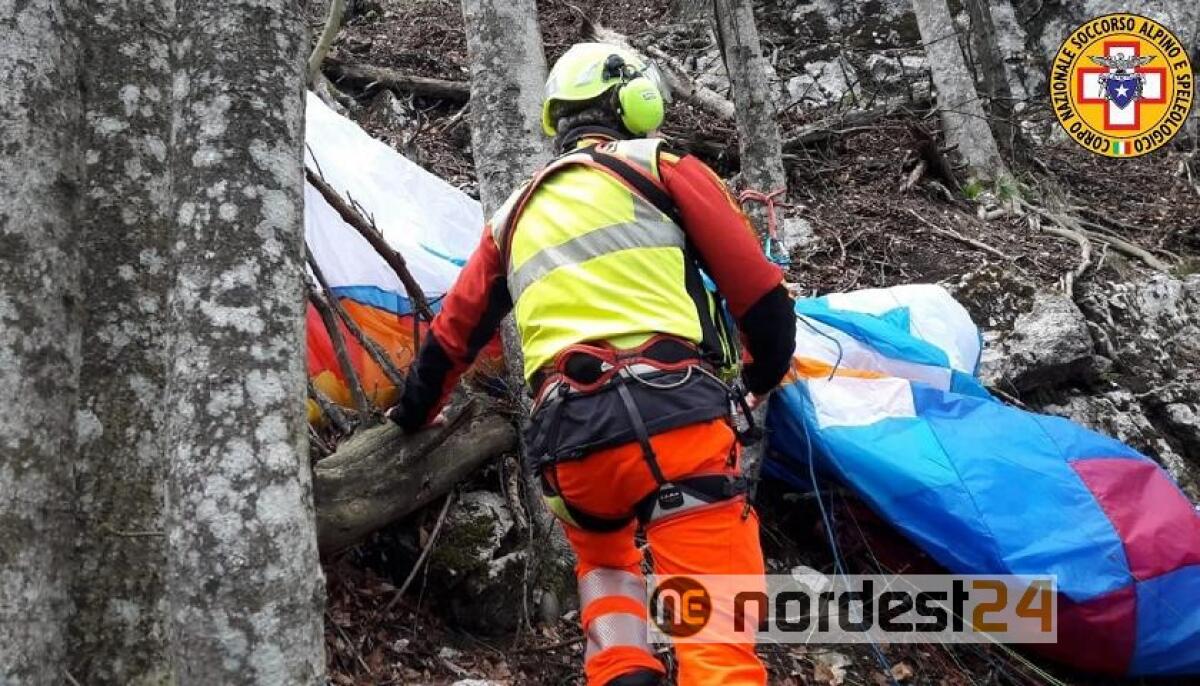 Precipita con il parapendio in Val di Fassa: morto un 49enne friulano - 