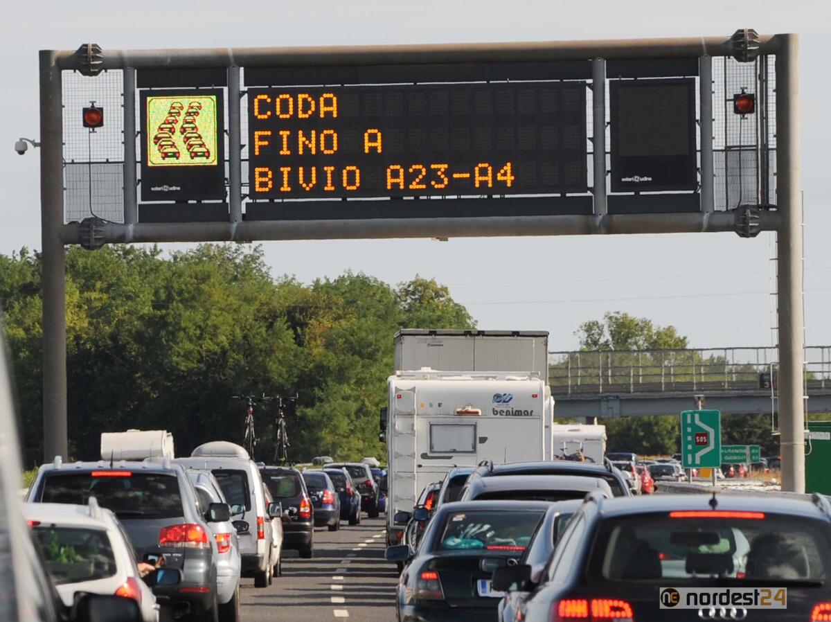 Due incidenti in A4: lunghe code e forti rallentamenti - 