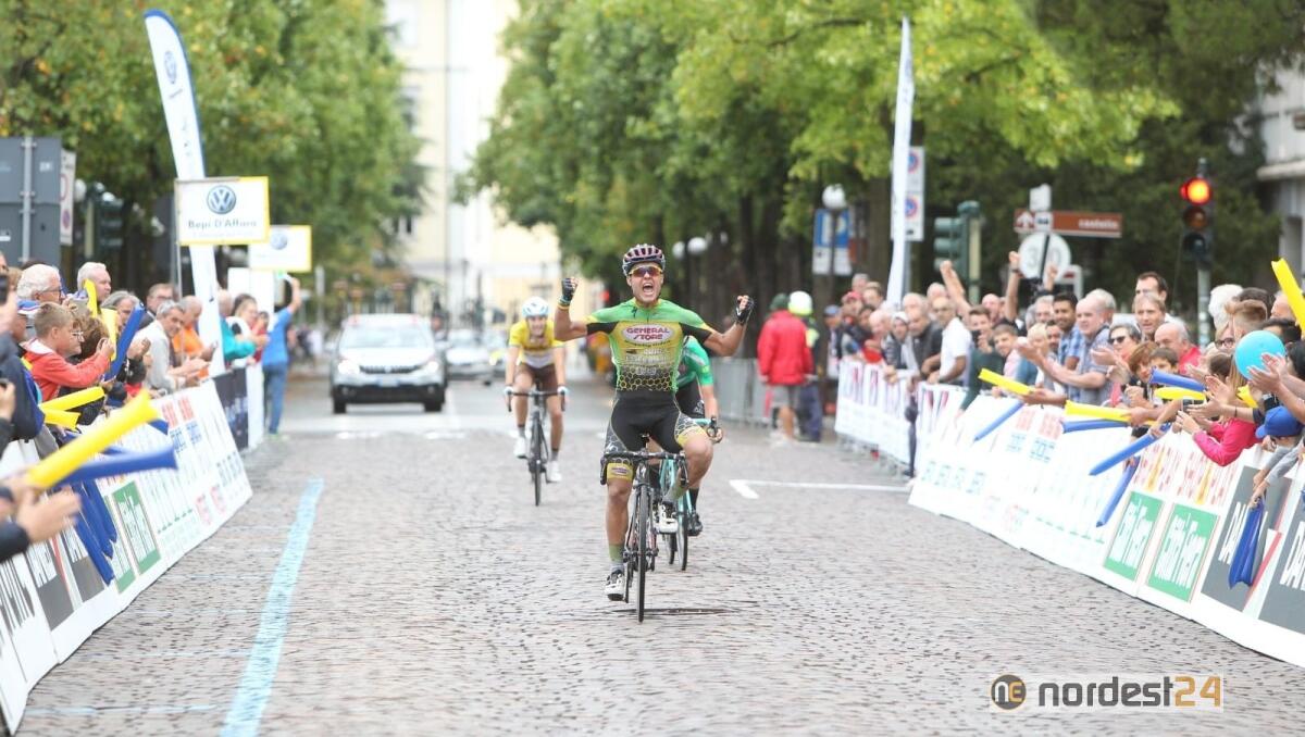 Gorizia, Giro ciclistico del Friuli, Francesco Di Felice vince la terza tappa - 