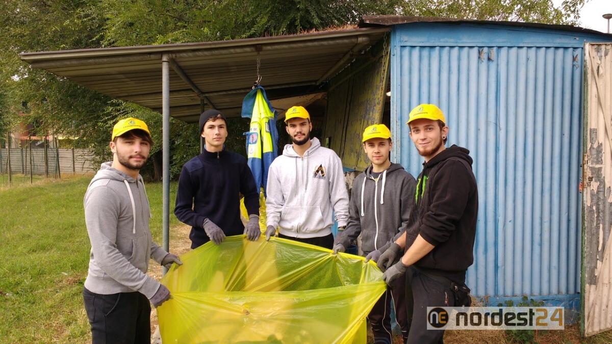 A Romans d'Isonzo volontari in campo per "Puliamo il mondo" - 