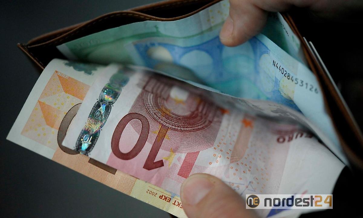 Pordenone. Trova 500 euro e li consegna alla Polizia - 