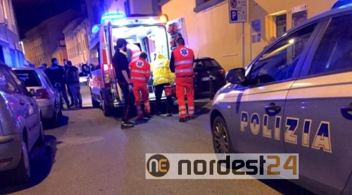 Trieste. Accoltellamento tra ragazzini davanti al McDonald's: ferito all'addome - 