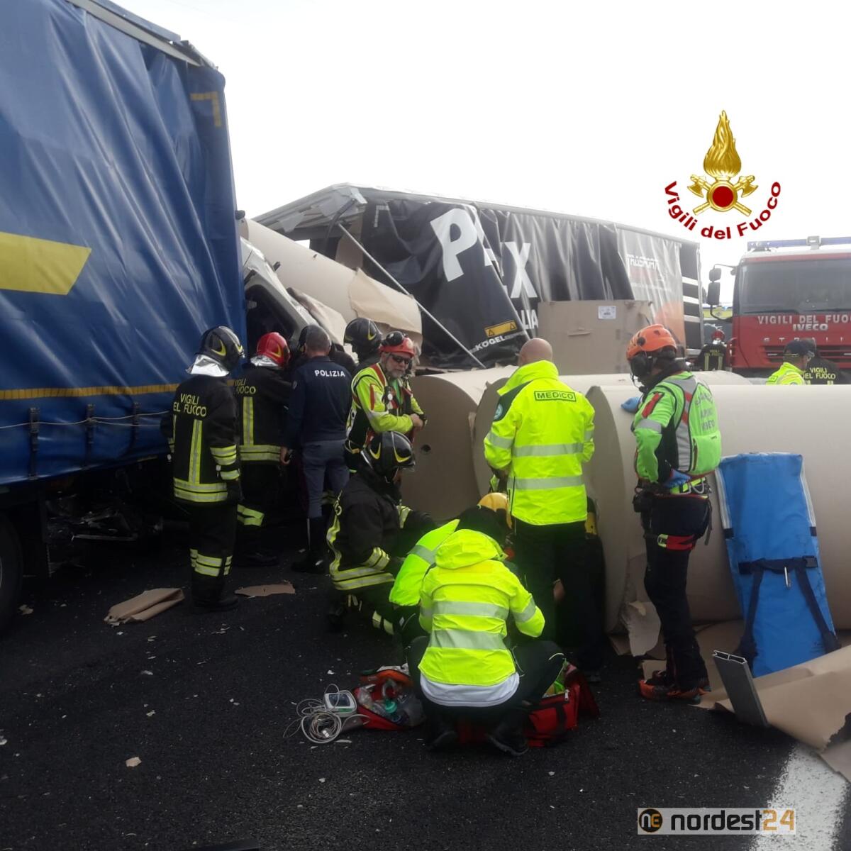 Incidente tra TIR in A4: chiusa l'autostrada, 3 feriti - 