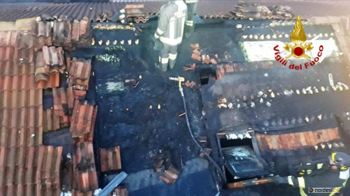 Posano la guaina catramata, ma il tetto va a fuoco - 