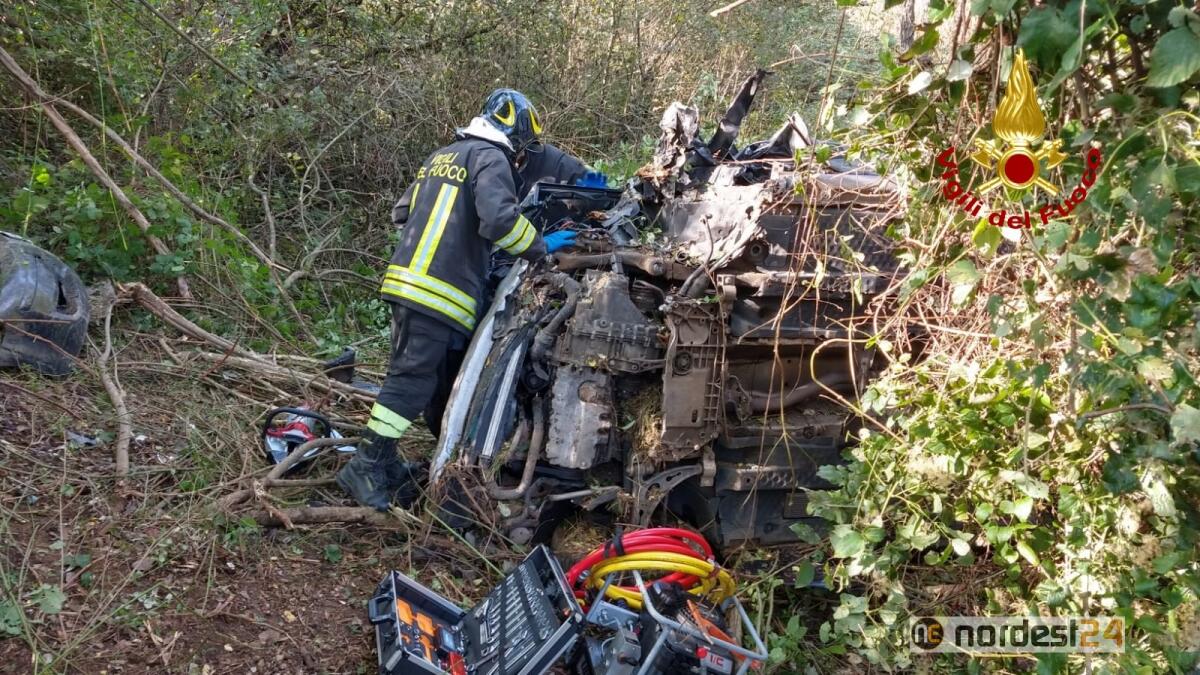 Incidente a Cogollo del Cengio: auto carambola più volte, 55enne ferito - 