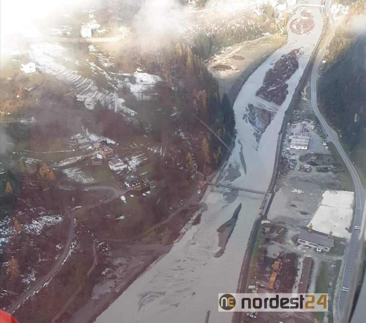 Maltempo in Veneto, sopralluogo in elicottero di Zaia: le immagini - 