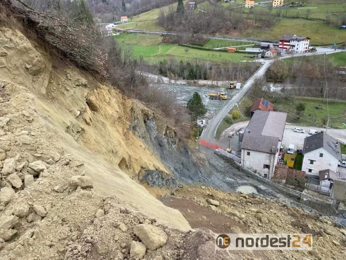 Frana a Schiucaz (Bl): si staccano 3000 metri cubi di fango e terreno - 