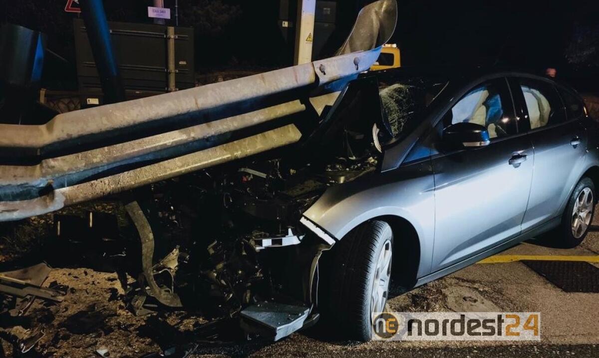 Il guardrail gli attraversa la macchina: 25enne ubriaco miracolato - 