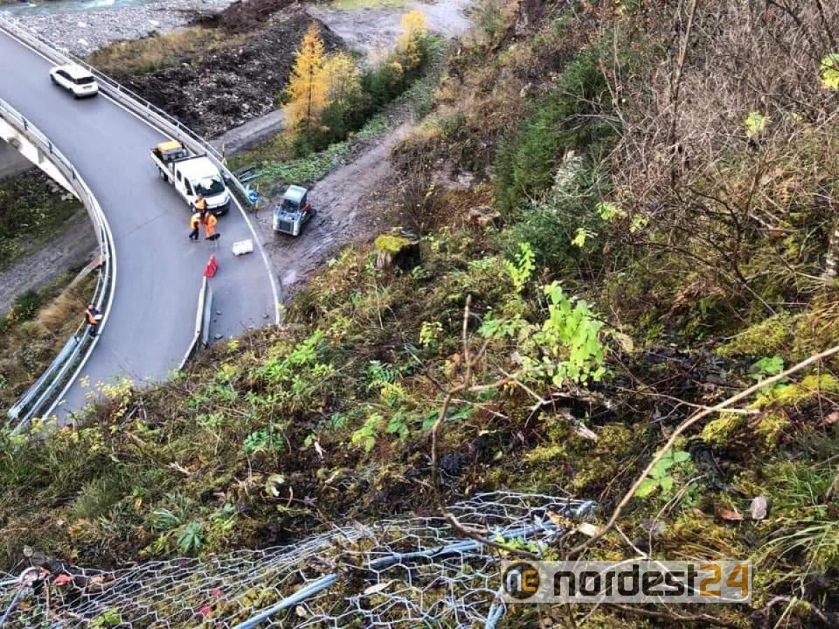 Crollo massi sulla SP20: tragedia sfiorata, chiusa la strada - 