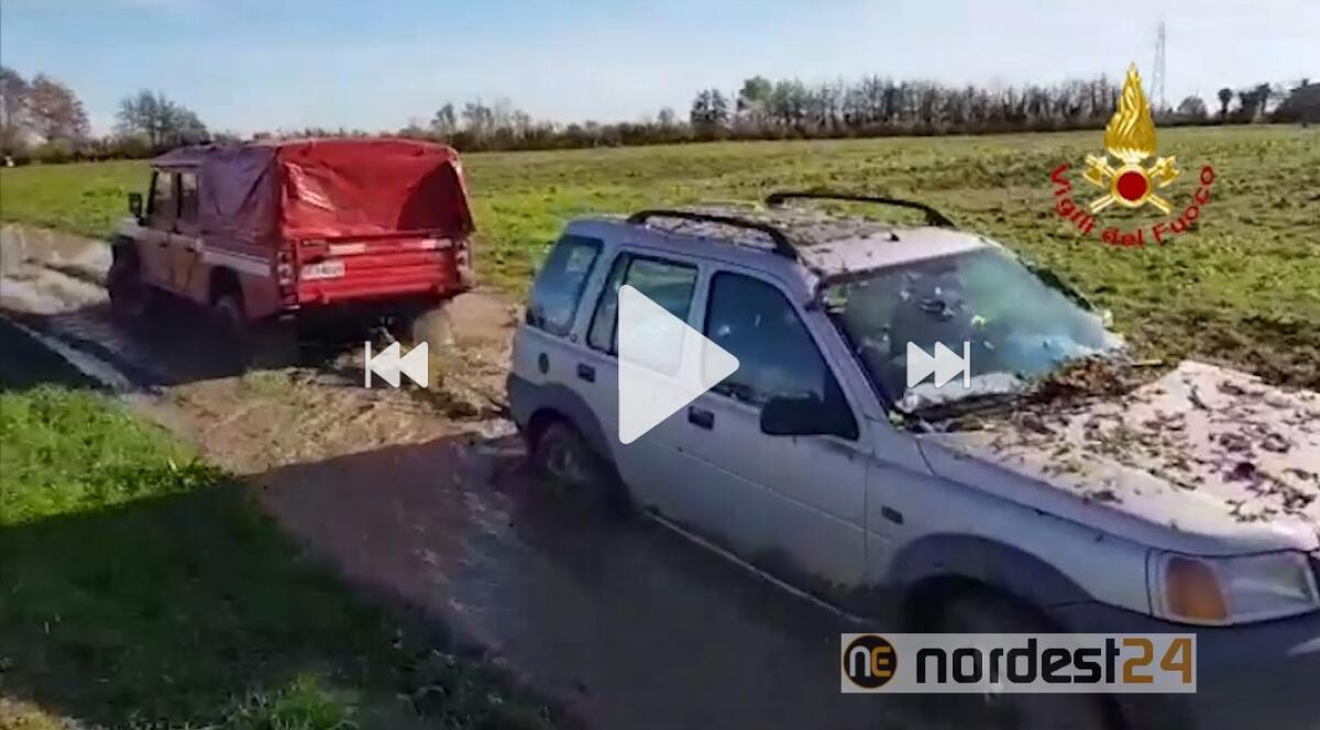 Strada allagata dalle piogge, disabile isolato in casa da due giorni - 