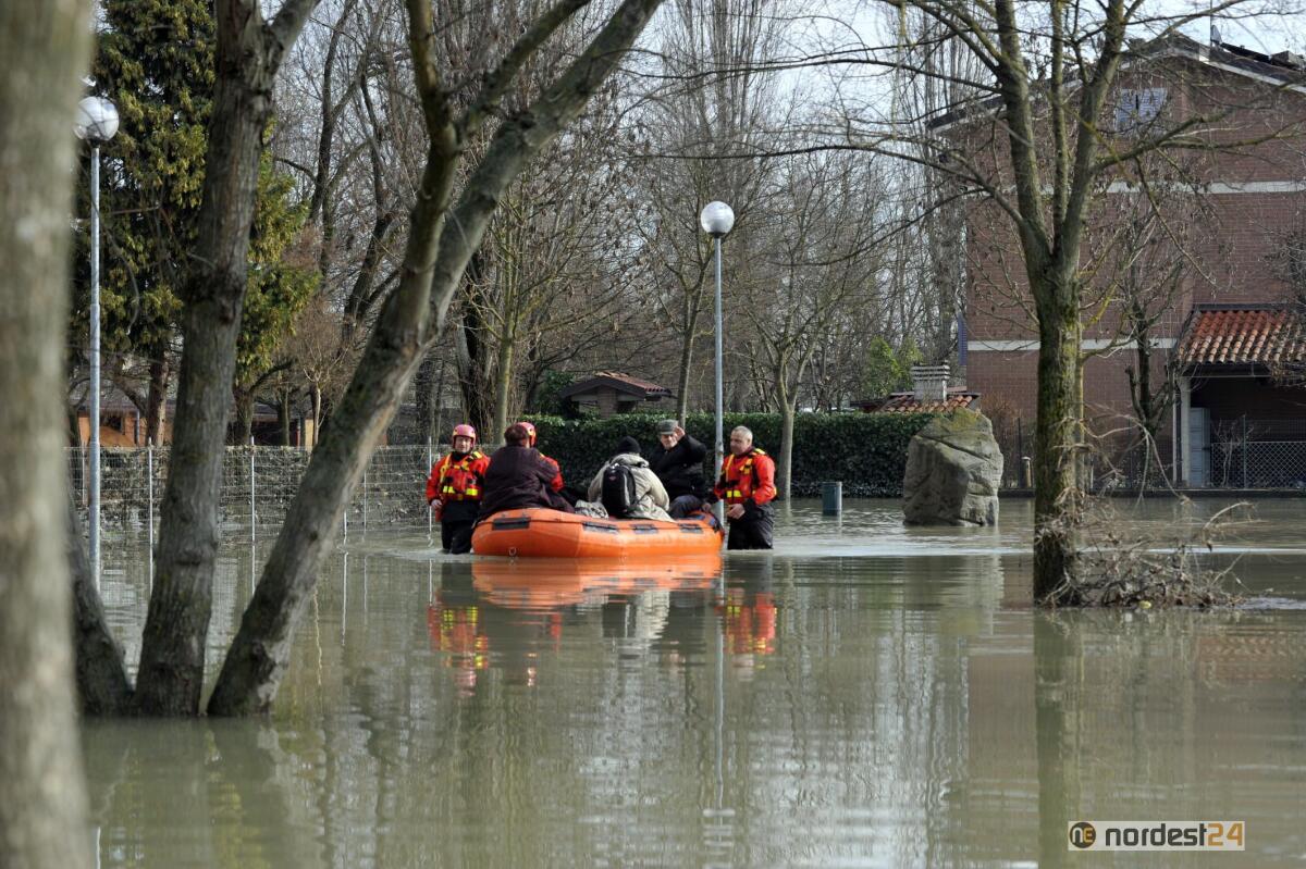 Ancora maltempo, allerta a Nordest: acqua alta  e mareggiate - 