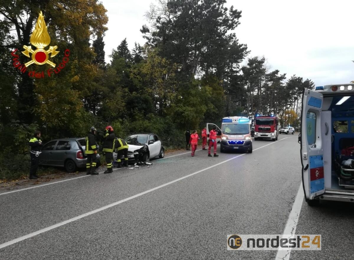 Incidente sulla Strada Nuova per Opicina: violento scontro tra due auto - 