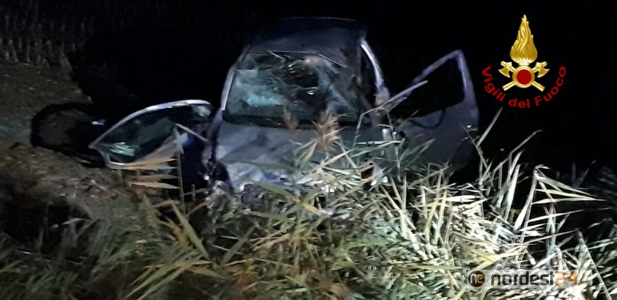 Stino di Livenza. Auto carambola più volte e finisce fuori strada: 3 feriti - 