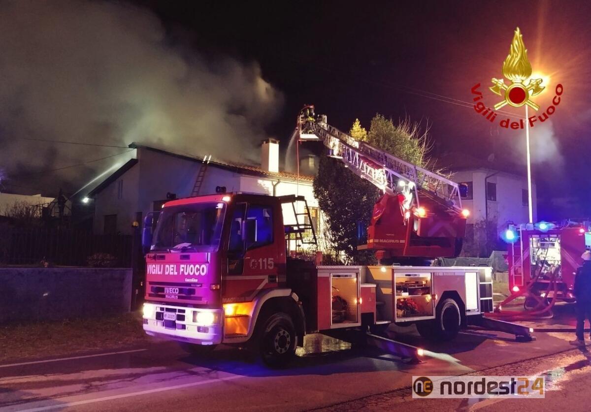 Incendio in abitazione a Pordenone: i pompieri salvano un ammalato dalle fiamme - 
