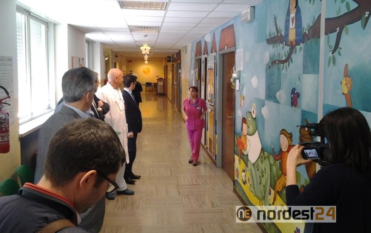 San Vito al Tagliamento. Camici fucsia alle infermiere: “cosi’ rallegriamo i bimbi ricoverati” - 