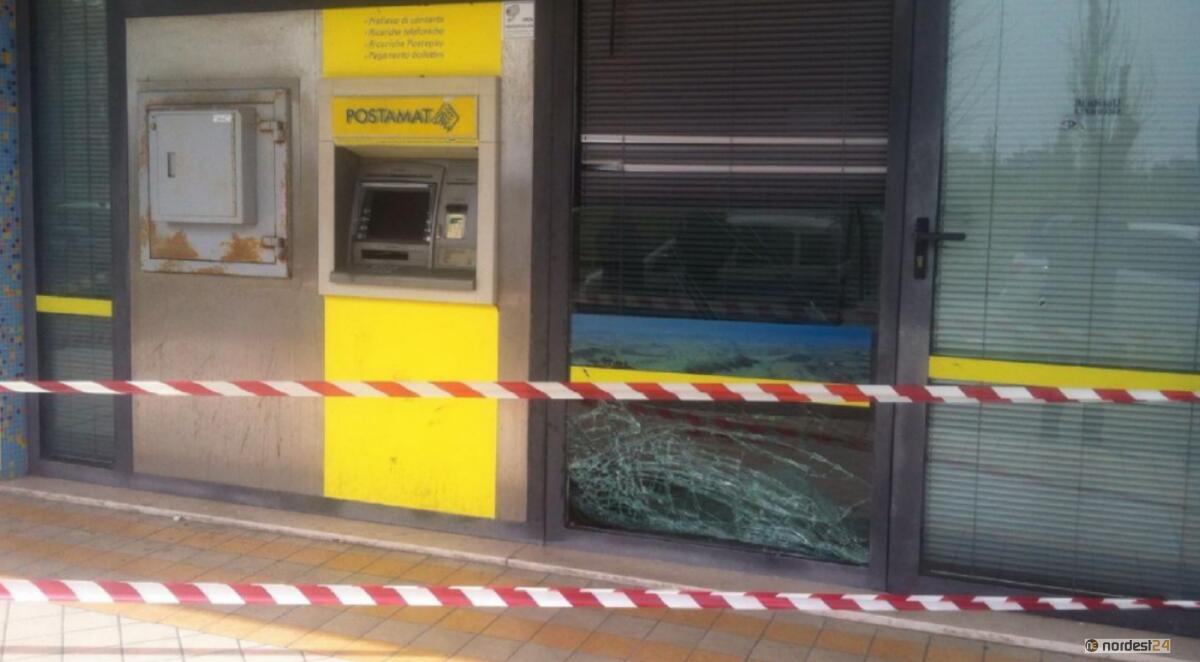 Udine, assalto al Postamat: boato nella notte e malviventi in fuga - 
