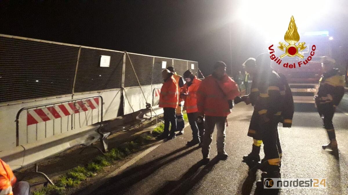 Incidente a Vicenza: sfonda la barriera di sicurezza, treni bloccati - 